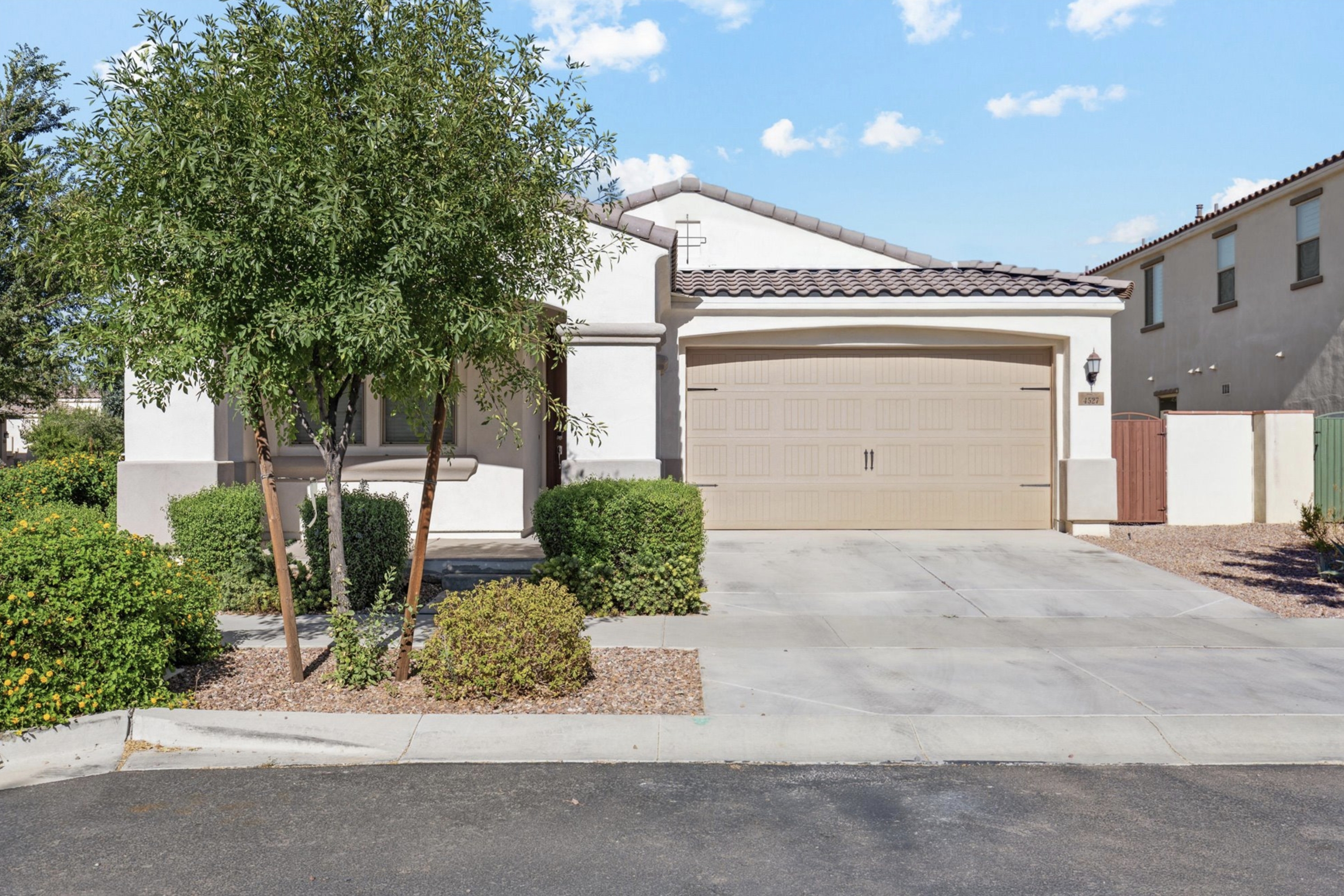 4527 S Volt Ln