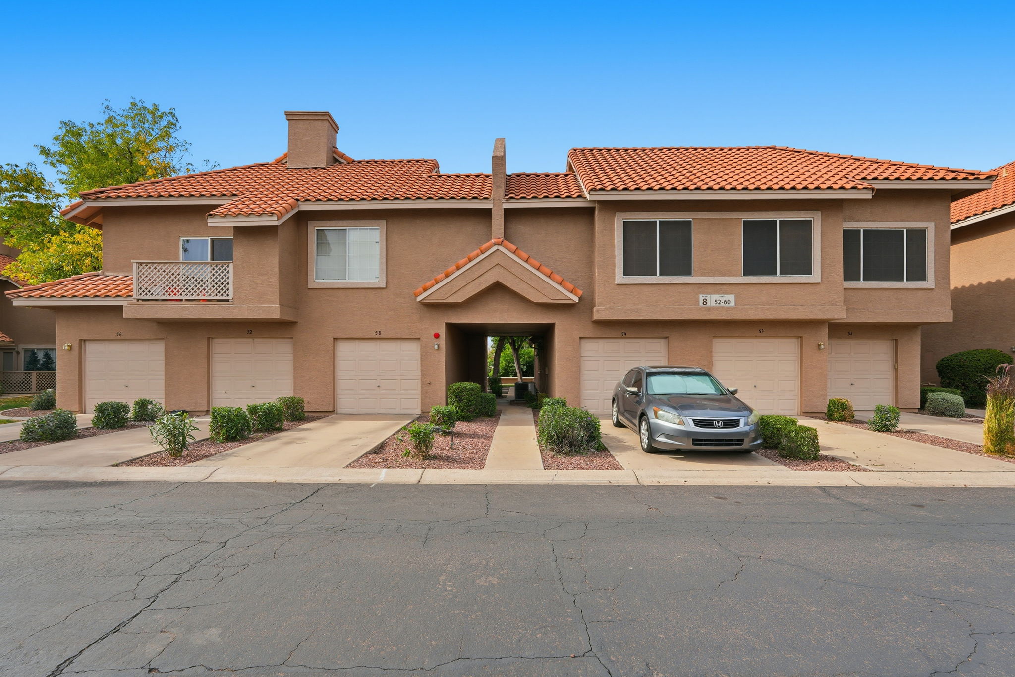 1633 East Lakeside Drive