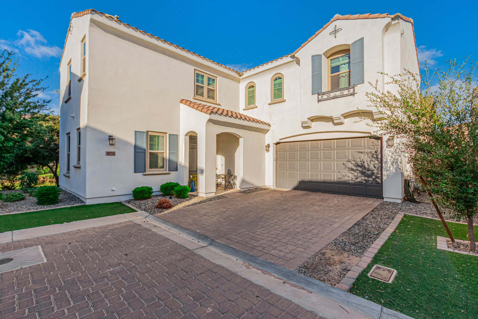 9752 East Kinetic Drive